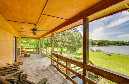 Cabin on Lake Raymond Gary with Dock, Grill and Views! - Foto 19
