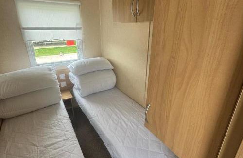 3 Bed Caravan - Sleeps 8 - Pets - Parking - Foto 20