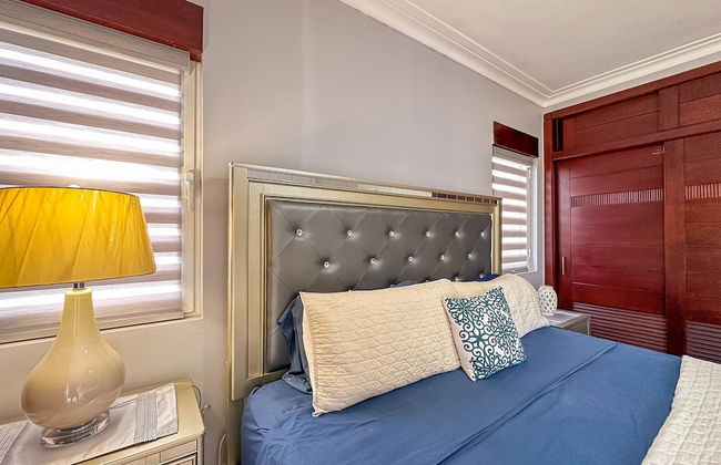 Incredible 3 BR Penthouse w BBQ Jacuzzi - Photo 15