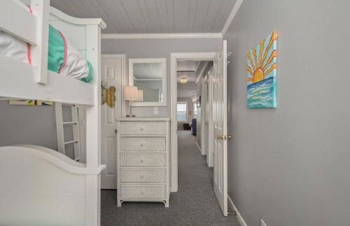 OBX 4BR Oceanfront Cottage - Foto 28