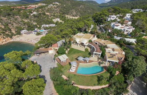 Amazing Ibiza Villa Can Icarus 6 Bedrooms Perched On A Cliff Overlooking The Beach Of Cala Moli San Jose - Foto 40
