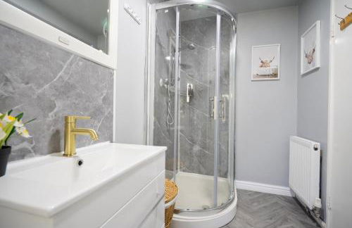 Entire 4-Bed House & Parking, Steps from ICC & Utilita Arena Birmingham & Broad Street - Foto 16