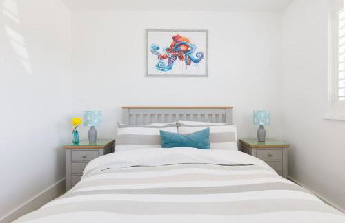 Delightful Seaside Hideaway 5 Mins to Beach - Foto 36