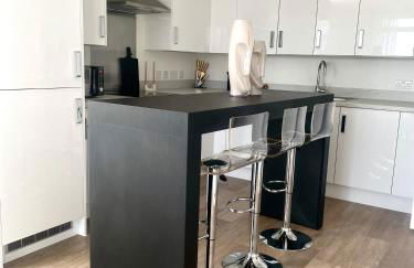 Beautiful 1 bedroom Luxury Apartment near Erith Station - Photo 9