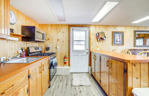 2 Mi to Main Street Mtn-View Escape in Lander! - Foto 10