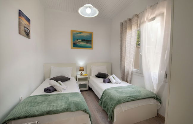 Loggos Seaview Cottage with Pool by Konnect - Photo 13