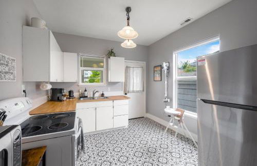 King Bed, Near DT and Best Restaurants, Pets OK! - Foto 27