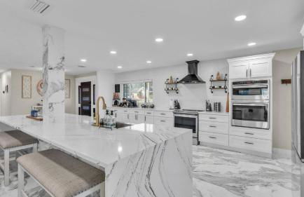 Lake, Pool, HotTub, Game Room, 8 Beds, Sleeps 17 - Foto 54