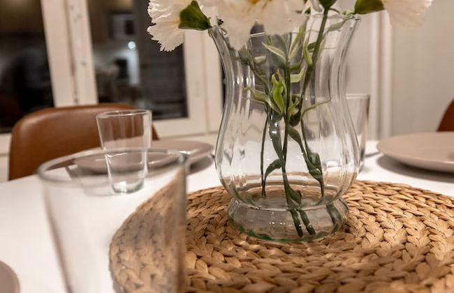 2ndhomes Center Home w Sauna & Balcony - Foto 22