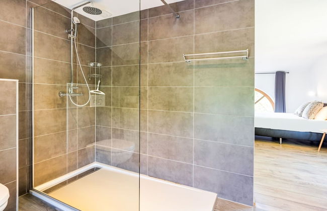 Plush Villa in La Roche-en-ardenne With Swimming Pool - Photo 23