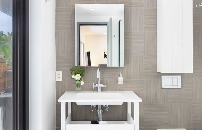 Steps to Beach+shops, Oceanview, Hot Tub+firepit Moonlight Modern by Avantstay - Foto 30