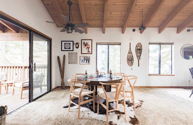 Wolfe by Avantstay 5mins Northstar! w/ Hot Tub, Fireplace, 2 Private Decks! - Foto 4