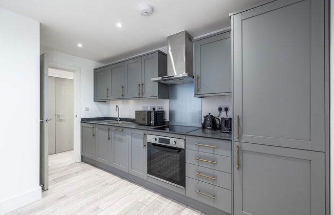 Stunning 2-bed Apartment in Camberley - Foto 16