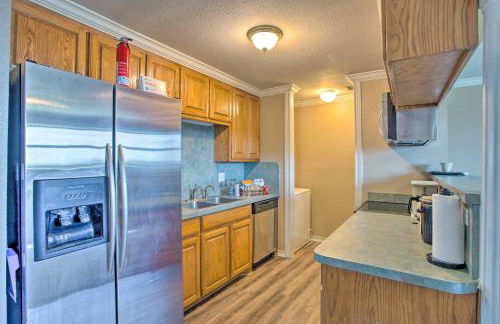 Remodeled Ranch Apt in Sanger 12 Mi to Lake! - Foto 2