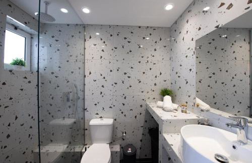 Avouris 2 Bedroom Apartment & Studios - Photo 25