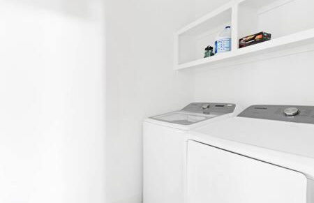 The Hadley House - Cozy Porch & Fenced in Backyard - Foto 47