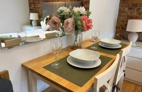 Stunning Studio1, Banstead with free off st parking - Foto 8