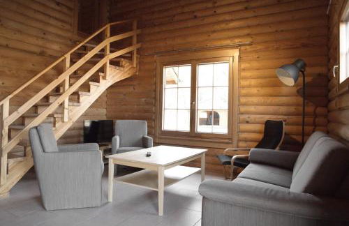 CHALET EN FUSTE, JACUZZI PRIVE, TERRASSE et VUE MONTAGNE DANS CAMPING 3 ETOILES - Foto 10