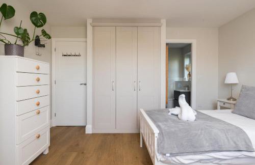 Modern 4-Bed Family Home with 5 Beds & Parking - Foto 20