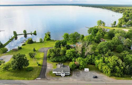 Whitewater The Genoa on Oneida Lake Sleeps 8 - Photo 38