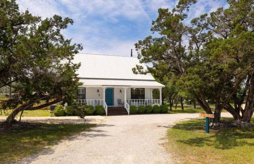 NEW! Dragonfly at Firefly Grove w/ River Access - Foto 4