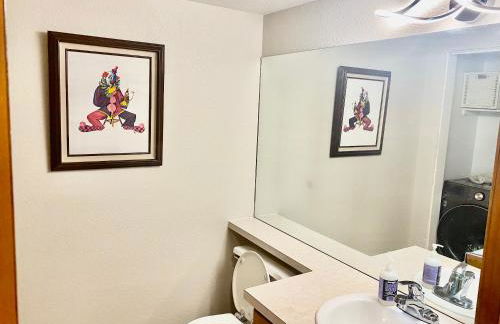 3br home 2br unit close to USAFA with fireplace - Foto 35