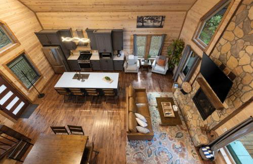 Cozy Cabin with Hot Tub, Fire Pit and Arcade Games - Foto 4