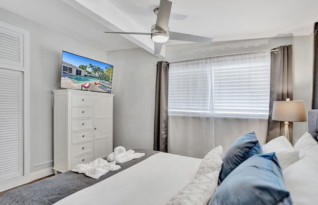 5BR with Heated Pool 5 min to Beach - Photo 4