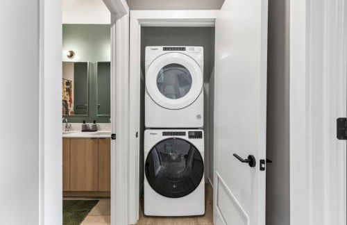 Penthouse Luxury with Pool Patio and City View plus Walk to Broadway - Foto 22