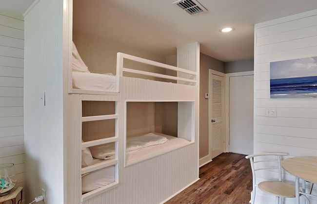 Sandpiper Cove by Southern Vacation Rentals - Photo 9