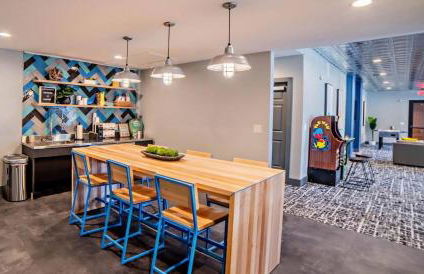 Courts & Pool - Sleeps 12 - Family Oasis - Photo 32