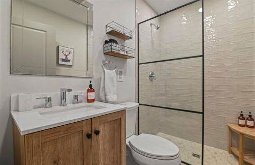 3BR, Lakeview, Hot Tub, Nintendo Switch - Deer Haven Poconos Retreat - Foto 22