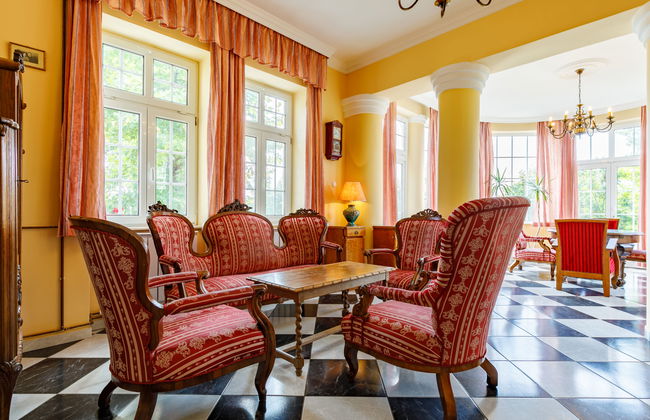 10 bedroom House in Fonyód with private pool and garden - Photo 3