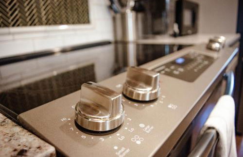 New 4 Bedroom House for Downtown Travelers - Foto 12