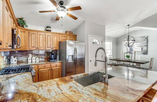 Anglers Dream Lake Guntersville Escape with Views! - Foto 6