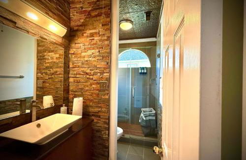 Lakefront Oasis - Photo 14