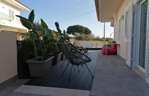 Vivenda Geminada com piscina a 10 minutos a pé da praia, by QoZzy - Foto 12