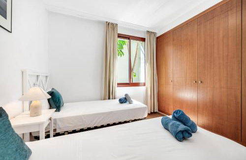 Villa Serena Marbella - Luxury villa with pool & sea views - Photo 34