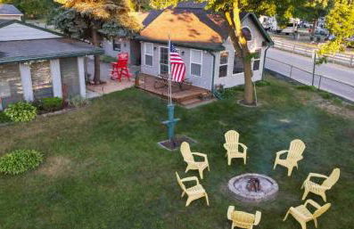 Caseville Splash and Sand Beach House - Photo 38