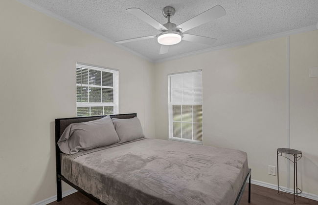 Relaxing 4br Hideaway In Groveland 4 Bedroom Cottage by RedAwning - Foto 5