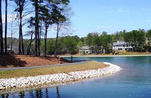 Lake front Keowee Condo with Balcony & Resort Amenities! 20 min to Clemson condo - Foto 41