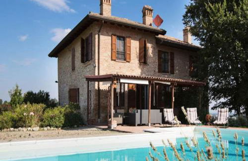 Sunny holiday home with swimming pool - Photo 6