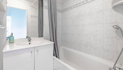 Séjour Cosy - 5 min Aéroport Orly - Parking Privée & Terrasse - Foto 5