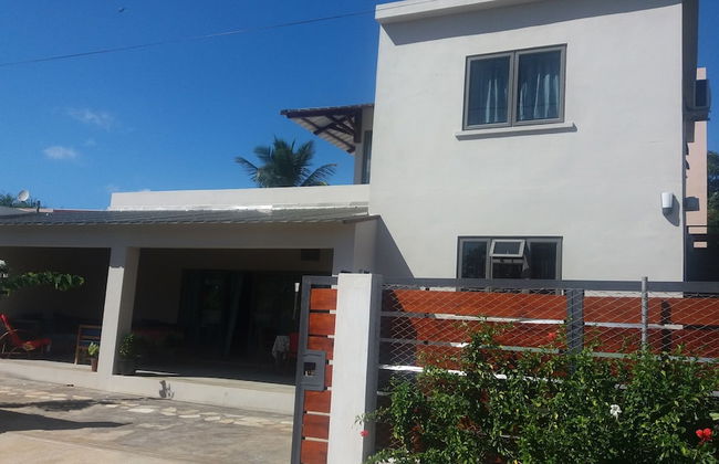 Sunny Private First Floor 1-br Beach Apartment With Spacious Balcony, Pool, Wifi - Photo 26