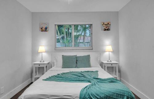 Stunning 4 Bedrooms House with Pool 6 minutes to the Ocean - Foto 33