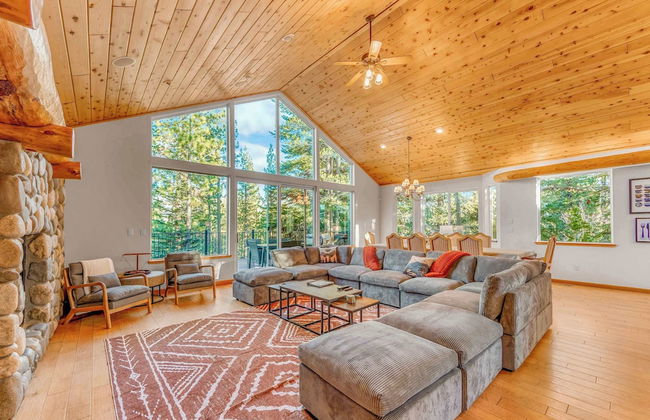 Fully Remodeled Tahoe Retreat with Game Room and Hot Tub - Foto 22