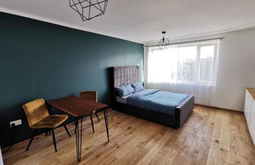 Spacious En-Suite Rooms & Off-Suite Rooms Near Hospital and Shops - Photo 5