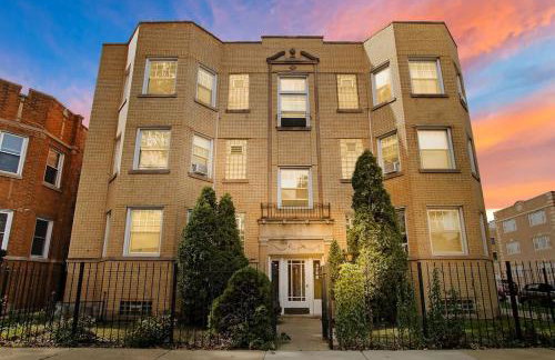 1BR Homey Apt in Irving Park - Troy 2 - Photo 3