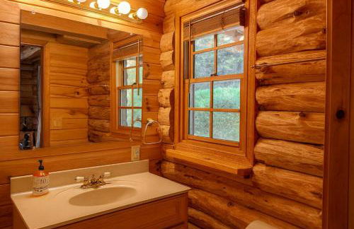 Crabapple-Secluded cabin with pond creek access, hot tube, fire pit in Blue Ridge - Photo 12