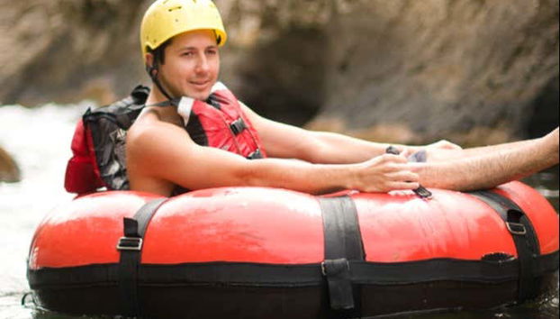 Deslizaremos em grandes balsas infláveis